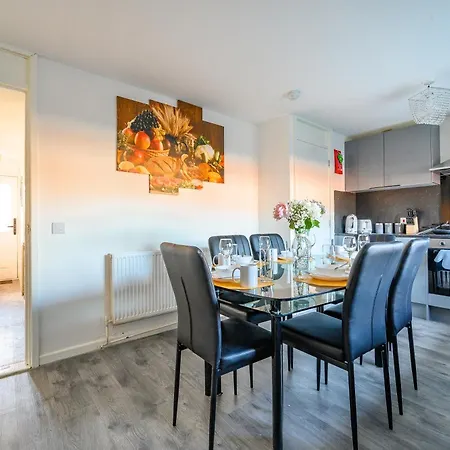 -rdgs- For Your Relaxed, Cosy Stay, Free Parking