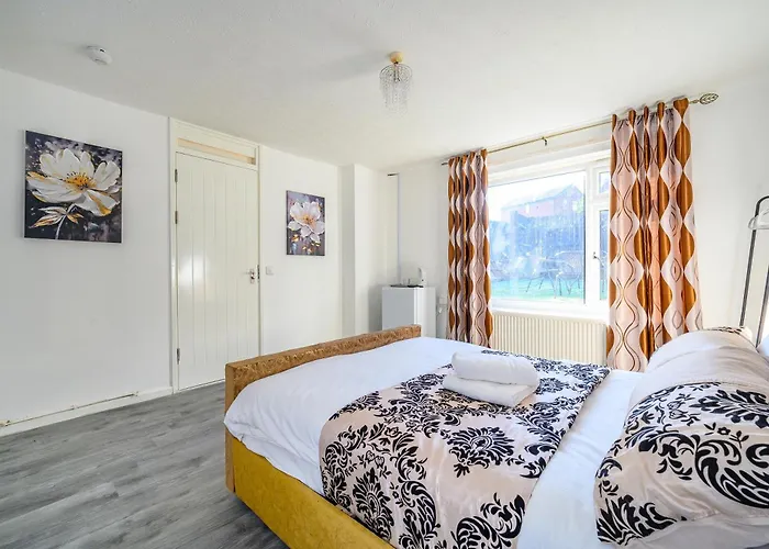 -rdgs- For Your Relaxed, Cosy Stay, Free Parking * Leeds (West Yorkshire)