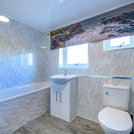 -rdgs- For Your Relaxed, Cosy Stay, Free Parking