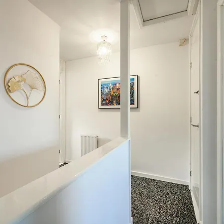 -rdgs- For Your Relaxed, Cosy Stay, Free Parking Leeds (West Yorkshire)