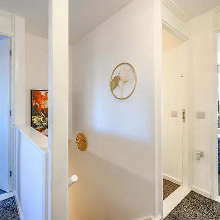 -rdgs- For Your Relaxed, Cosy Stay, Free Parking Leeds (West Yorkshire)